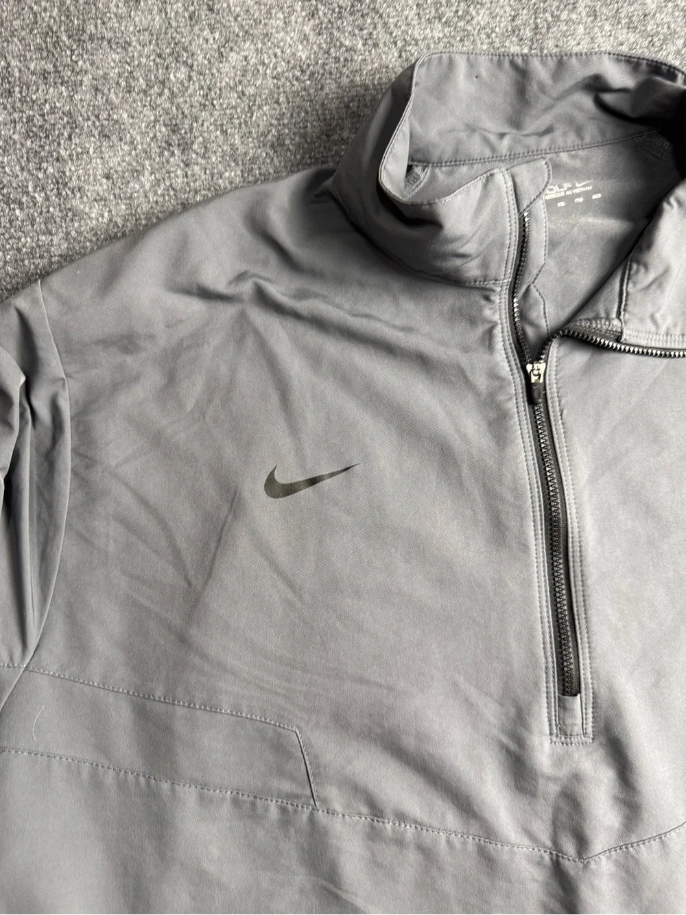 Nike half features